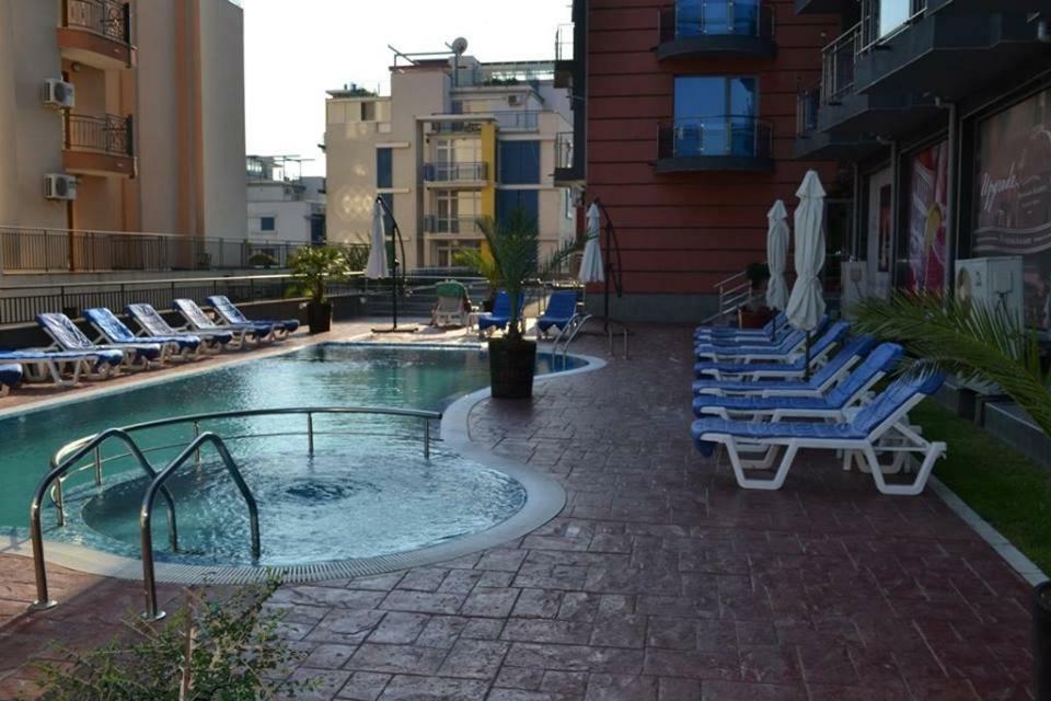 Апартамент Cacao Residence Pantai Sunny Bagian luar foto