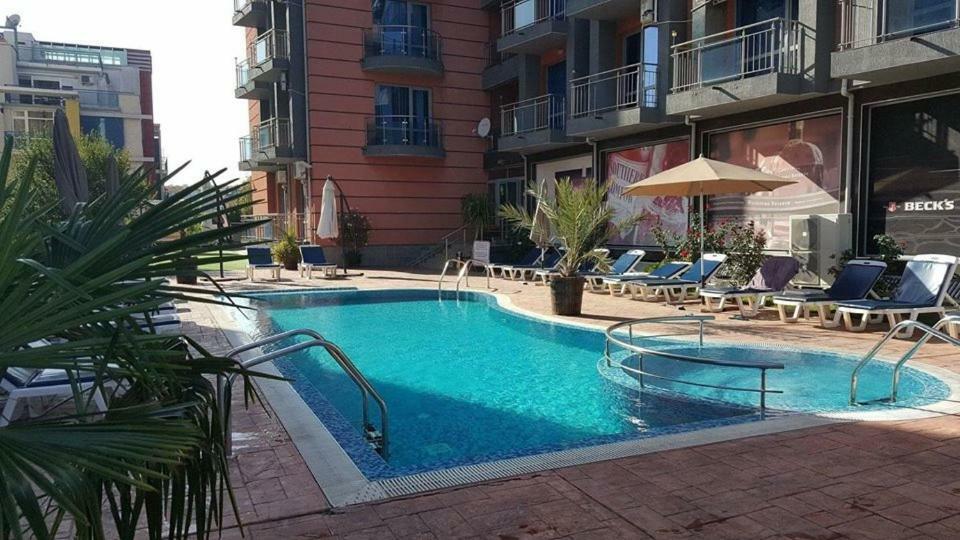 Апартамент Cacao Residence Pantai Sunny Bagian luar foto